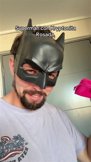 Supermán con Kryptonita Rosada: Un Héroe Inesperado