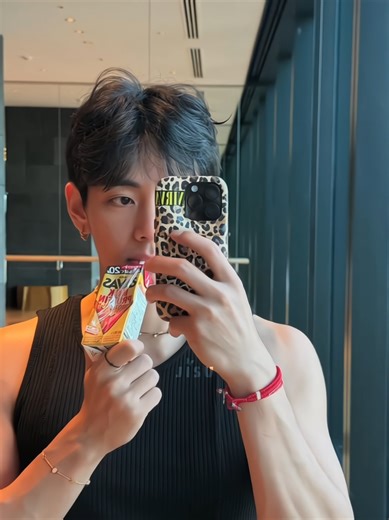 NOT EVERYONE GETS CALLED WORLD’S MOST HANDSOME FOR YEARS HE EARNED IT, WITH OR WITHOUT MAKEUP..🤌🏻🌚“WORLD’S MOST HANDSOME MAN” TITLE FROM 2017 TO 2026.. . . . . . . . . . . #FYP #VV #BTS #OT7 #TAEHYUNG