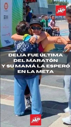 Delia llegó última del maratón y su mamá la esperó en la meta.