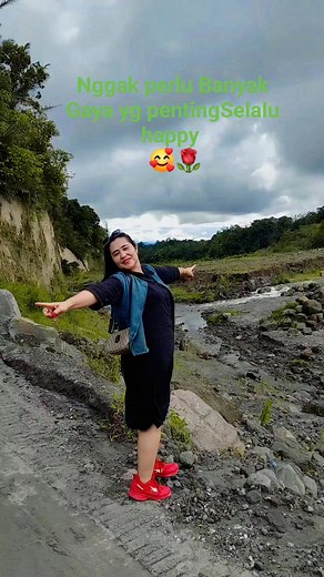 Lapooorrr 🧑🏻‍✈️...Masih Tetap Semangat Ketuuuaaa 😀👍 #MotivasiKocak #SemangatPemula #TetapHappyDimanaMana | Marta Lena