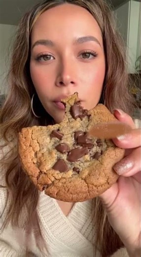 🍪☕️🍫Chocolate Chip Cookie Eating ASMR🍪☕️