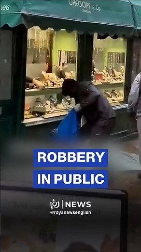 Hammer-wielding thieves smash jewelry store window in the UK