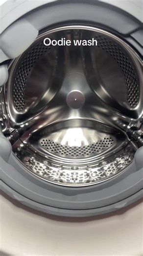 Let’s wash this Oodie toghether #fyp #laundry #pods #washing #suds @Beko and hoover 1400 @🤍🫧Laundry.With.LG🫧🤍 @_🧺laundry.with.ianis 🧺_ @Bosch 🫧 @mytime_alt @_🧺Laundry_With_Stefan🧺_