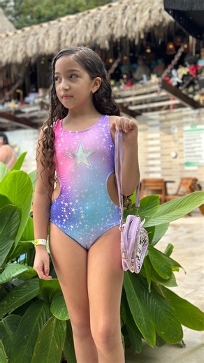 thaliana Boutique | Moda Infantil on Instagram: "✨Nueva colección de vestidos de baño para niñas ✨ Colores que enamoran, diseños cómodos y detalles pensados para que ellas jueguen, rían y disfruten cada momento bajo el sol 🌈☀️ En Thaliana Boutique celebramos la alegría de ser niñas con piezas llenas de encanto y estilo 💖 📩 Escríbenos por DM #thalianaboutique #niñasfelices #modainfantil #vestidosdebañoniñas #veranoconestilo"