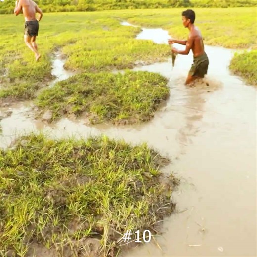 How did they build this amazing mud house?