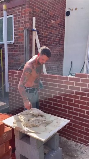 🧱 BRICKLAYING from @hill_building_services Brickwork going up on one of our on going extensions #bricklaying #bricklayer #mason #masonry #brick #bricks