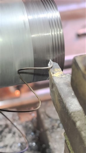 great pipe thread work #lathemachine #automobile #tools #machine #carbide #welding #crimpingtool