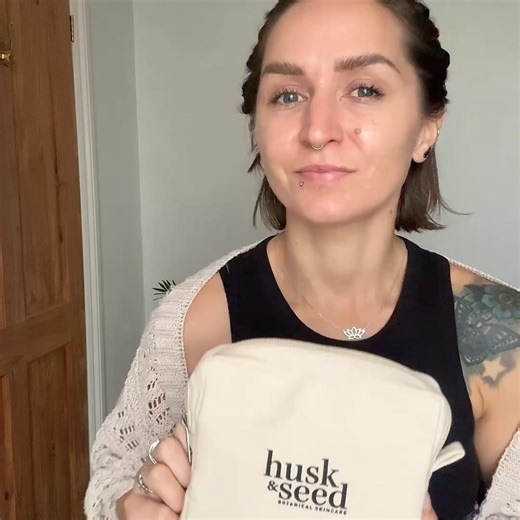 Slow down. Inhale. Feel the warmth of the oils melt into your skin. This is waterless skincare — richer, softer, more mindful. Each drop feeds your skin with pure plant power and invites you to reconnect with yourself. It’s skincare that feels as good as it looks. ✨ Try it now for £28 (usually £39) free UK shipping — first order only. Code: CARE25M. Code valid on Discovery Set Only. We know it’s hard to take a chance on something new. So here’s 25% off to make that first step a little easier. Tr