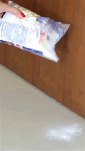 119K views · 1.2K reactions | Mettez du sel sur votre porte et le lendemain vous n'en croirez pas vos yeux!! #sel #pointe | Les recettes de Grandma Lulu | Facebook