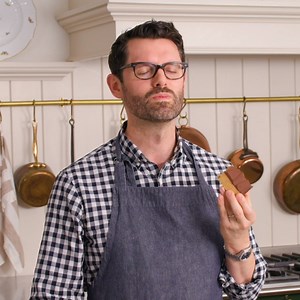 Who is the peanut butter lover in your family? Enjoy this quick, easy and delicious peanut bar recipe! 👨‍🍳 | Preppy Kitchen