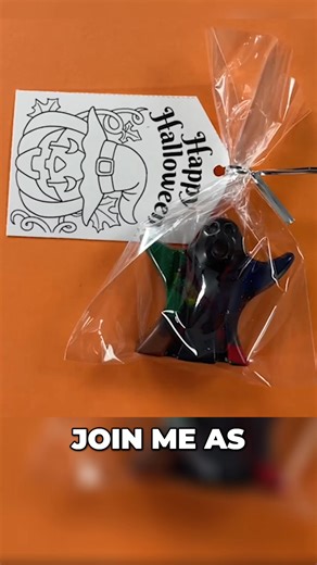 Discover how to make Halloween-shaped crayons that are great for trick-or-treaters or as small gifts. The video shows an easy method for creating these crayons using a silicone mold and a free printable for cute little coloring tags. Have you tried making your own Halloween treats? #HalloweenCrafts #DIYGifts #HalloweenTreats #CreativeIdeas https://thecraftyblogstalker.com/shaped-crayons-halloween-printable/ | The Crafty Blog Stalker | Facebook