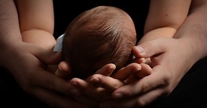 Licença parental a tempo parcial será paga pela metade e acumula com 50% do salário