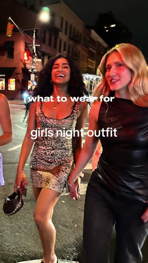 Trendy Summer Bar Outfits: Stylish Going Out Top & Jeans Look