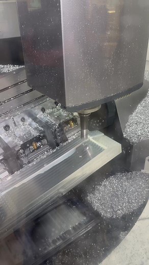 DMU 95 monoBLOCK in action. Watching the machine effortlessly rough out material with precision and power was a great opportunity to see high-performance engineering at its finest. A big thank you to the team at @dmgmori for the warm welcome and the insight into their cutting-edge technology. #engineering #cnc #machine #machining #engineer #machinist #shorts #theukmachinist #youtube #instagram #india | Theukmachinist