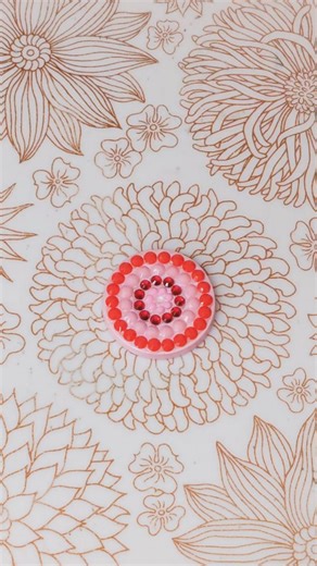 Amanda on Instagram: "Thank you for watching ✨✨✨ Links to the supplies I use in my story highlights/about section ✨ ✨ ✨ #reel #rhinestones #bling #timelapse #color"