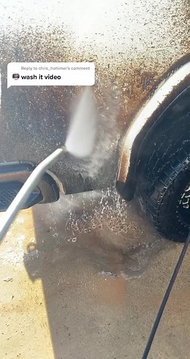 Reply to @chris_hohimer finnally found some engine degreaser thst would take it off the paint but all the plastic and chrome is still covered.