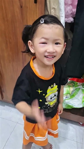 Đi Khám Mắt Cho Con Gái | Cúc Dương