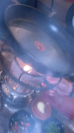  LIVE: Linguine con Gamberoni e Vongole! Watch the magic happen right at your table — fresh, flavourful, and unforgettable! 戀寧 ✨ Specials available Thursday, Friday & Saturday — stay tuned for more delicious moments! | Merchant of Venice | Facebook