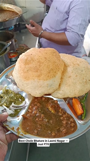 CholeBhature #DelhiStreetFood #LaxmiNagar #DelhiFood #StreetFoodIndia