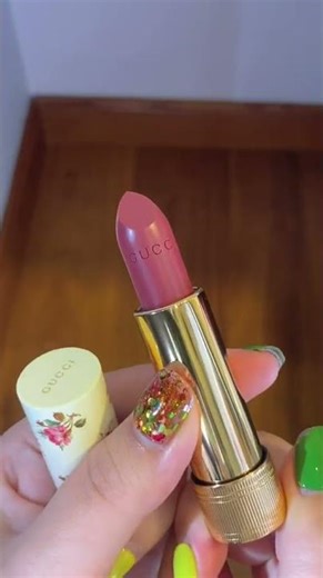 Son Gucci 213 Love Is Better Sắc Hồng Nâu Tinh Tế