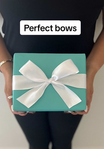 Perfect Bows Made Easy: Master the Art of Gift Wrapping