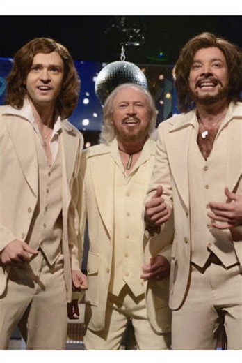 11 years ago! The Barry Gibb Talk Show theme song but with the real Barry Gibb himself 💛 @Justin Timberlake @Jimmy Fallon ➖ #JustinTimberlake #JimmyFallon #BarryGibb #BarryGibbTalkShow #SNL #fyp #skit #sketch #foryou #comedy #JT #jimberlake #jtimberlake #Timberlake #jtimberlakevids #SaturdayNightLive