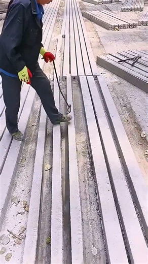 Concrete Lintel Positioning for Structural Work |Precise Installation Process#Shorts