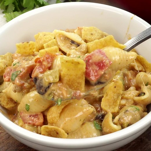 Taco pasta skillet is a cheesy and meaty dinner loaded with beef, pasta veggies, and of course cheese! Recipe=>https://butteryourbiscuit.com/taco-pasta-skillet/ | Butter Your Biscuit