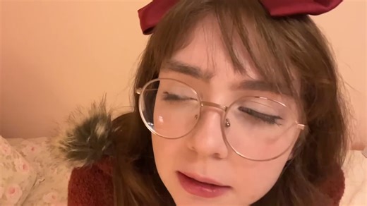 [clara] awkward girl eats snacks ASMR