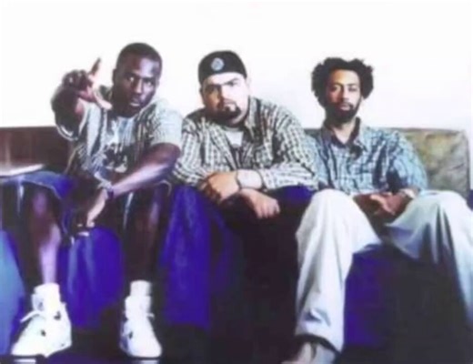 I'll never forgive The Source for giving Lootpack's debut a crap review. Every element was covered on Soundpieces. The magazine was starting to lose its edge, it seems, ah well. Classic album in my book. DJ Rhettmatic definitely gave a proper salute here. "The Anthem"'99