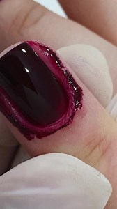 3.6M views · 9.2K reactions | Que raivaaaaaa kkklkkk Gente quando acontece algo na nossa profissão, um erro. O correto é falar pra cliente sua dificuldade e optar por outra coisa. Quando da errado a esmaltação eu tiro mesmo e passo outro! | Faby Cardoso Curso de Unhas | Facebook