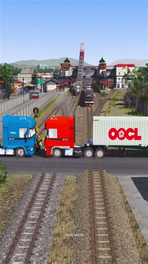 2 Kereta Api Melintasi Persilangan Adu 2 Truck #railroad #train #railtrack #railway