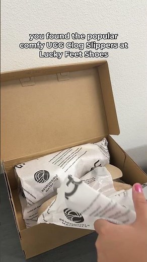 Lucky Feet Shoes | UGG Women's Goldenstar Clog