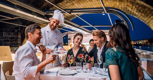 Crystal Dinner | Prague-Boats.cz