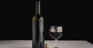 A quick guide to wine bottle sizes, shapes, and names