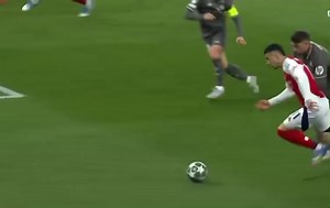 Is that a handball penalty? 😳🤯. | Red Card Football Highlights