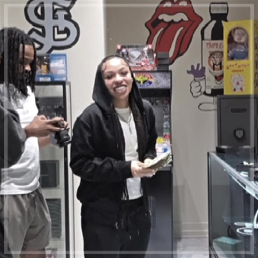 let’s play a game called simon sayssss , new border yes or no i like it and a new motion i just made i like that one as well #fypシ #viralvideo #kamo #edits #clips @kamooo and thanks to my fav @Theyluvnae😘 for the intro clip 🥹