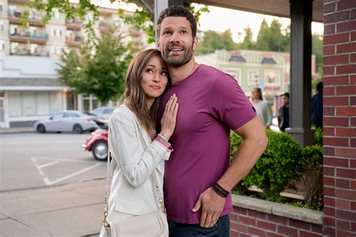 Autumn Reeser & Aaron O’Connell Reach For Their Dreams In Junebug on Hallmark