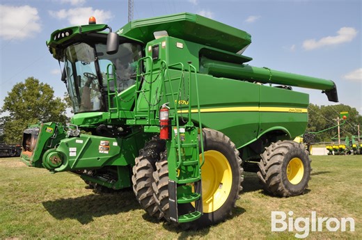 2017 John Deere S670 4WD Combine | Agriculture