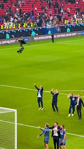 17K reactions · 591 shares | Cette vidéo de Luis Enrique et de Luis Campos en train de danser et de chanter avec les supporters est tout simplement magnifique. Que de la joie, que de l’humain. Des sourires sincères, un vrai moment de partage. C’est incroyable à voir. Merci. Merci pour tout ce que vous avez apporté au Paris Saint-Germain. #psg #ahmadbinalistadium #flamengo | Paris since 1970 | Facebook