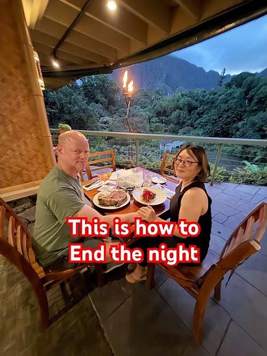 Dining in Oahu's Jungle: Huge Prime Rib at Haleiwa Joe's Haiku Gardens! 🥩🌿