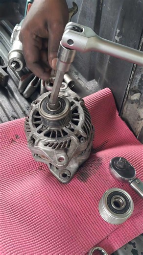 Mitsubishi ASX Alternator Overrun Pulley Replacement