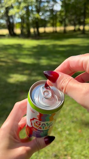 2.3K views · 17 reactions | Don’t let drinking ruin your nails – use the Draft Top Lift Can Opener to easily open your cans. Plus, the topless drinking experience tastes better and helps reduce bloat. #DraftTop #CanOpener #DrinkIdeas #Nails #Seltzer | Draft Top | Facebook