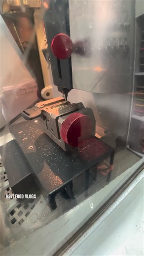 Naveen on Instagram: "बाइक की चाबी बना दी बिना हाथ लगाए 😱| #trending #viral #instagram #instagood #trend"