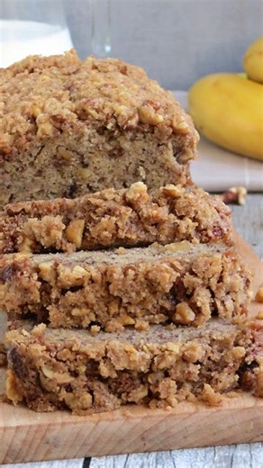 What’s On the Menu on Instagram: "Quick Banana Bread Ingredients 1 (15.25 oz) yellow cake mix 2 T Cinnamon 1 t Nutmeg 1 t ground Cloves or Allspice 1 T Cake Batter Extract 1 T Pure Vanilla Bean Paste Extract 3 to 4 mashed bananas ⅓ cup melted Butter 2 large eggs room Temperature Add your favorite crumb topping if so desired. Instructions Preheat oven to 350 degrees and lightly oil or butter a 9x5" metal loaf pan. Put cake mix and spices in a large bowl and stir in mashed banana, oil, Extracts an