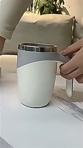 Rechargeable Magnetic Stirring Cup – Automatic Coffee & Milkshake MixerScript