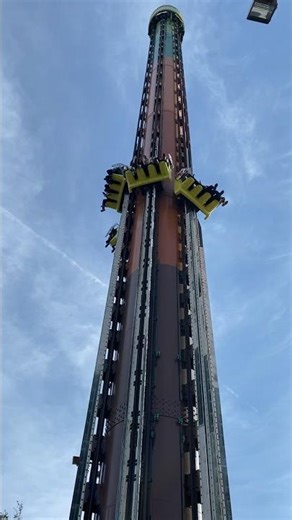 Dieser Drop! 😳 | Wagst du den freien Fall? | #short #freefall #tower #ride