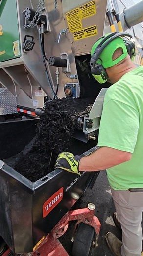 WHAT IS THAT ? TORO MULCH FORCE @thetorocompany MULCH MULE @mulch_mule_drew | Spencer Lawn Care & Life