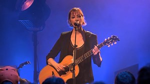9.9K views · 208 reactions | Here’s something to brighten the start to your week… Lose yourself in this beautiful live performance 歹  by Suzanne Vega while we count down to summer ️ Still need to book? Tickets and camping >> bit.ly/CambridgeFolk2020 | Cambridge Folk Festival | Facebook