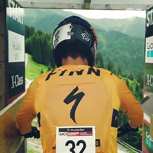 39K views · 836 reactions | Teamwork makes the dream work! It’s time to meet the mechanics that work alongside elite World Cup rookies Kate Courtney and Finn Iles to ensure their bikes are set for success Watch Fast Life Season 2 Episode 3 ‘Team Game’ >>> https://win.gs/FastLifeS2E3 | Red Bull Bike | Facebook